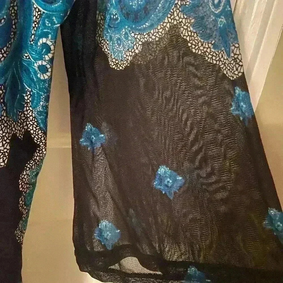 Inc women’s beautiful long sleeve nylon top. - Picture 4 of 5